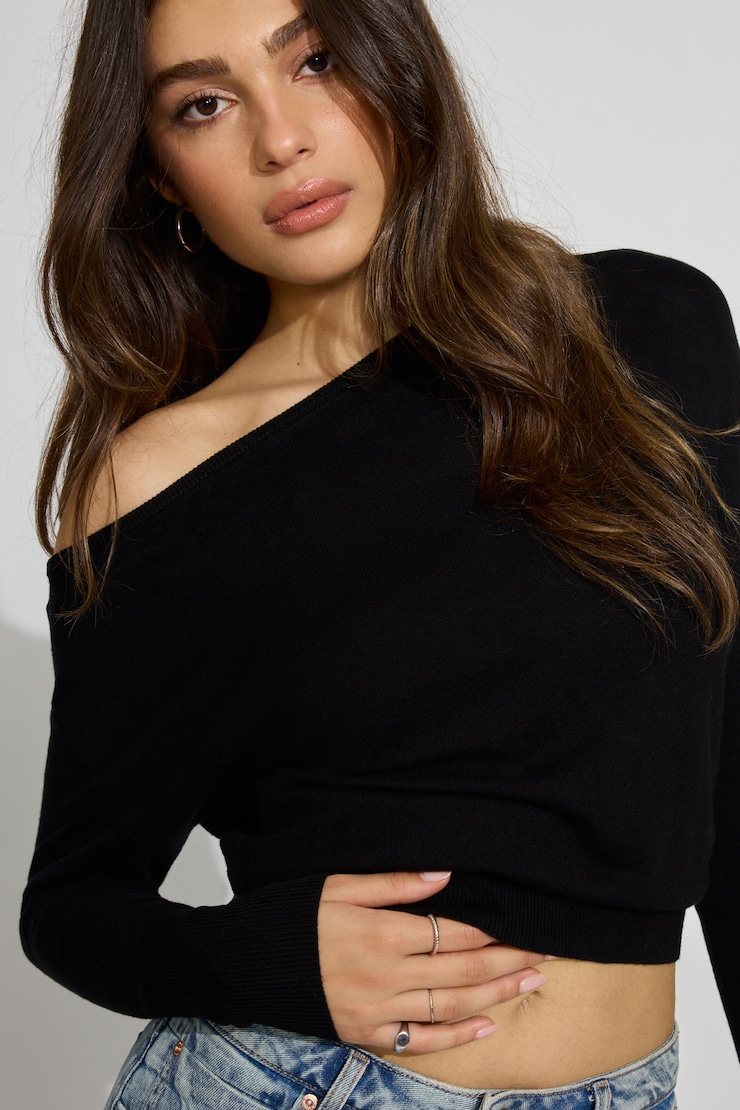 Rae Asymmetric Fine Sweater Black